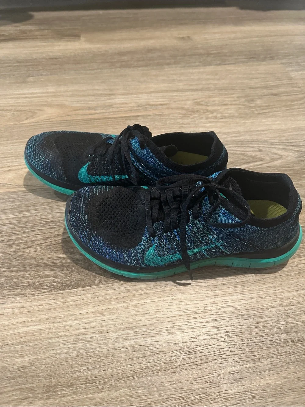 Nike breathable flyknit